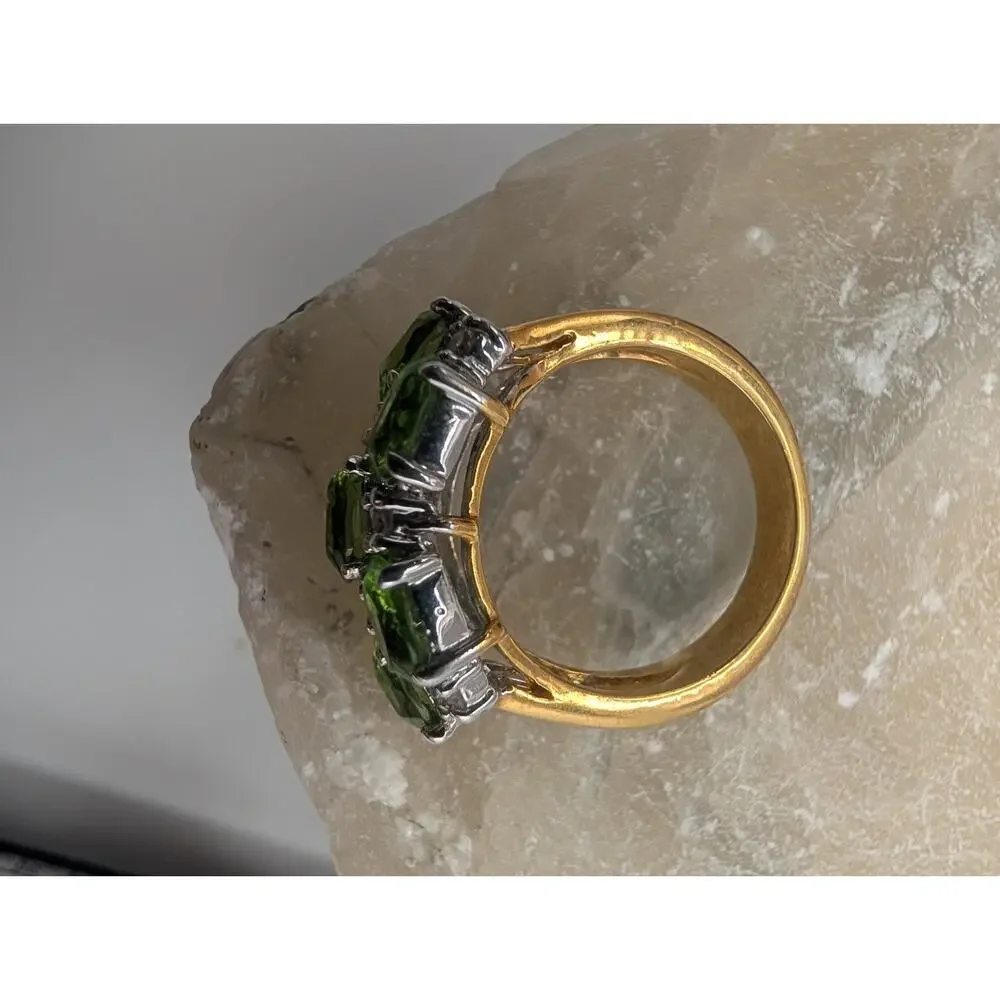 Stunning Green Peridot Cluster Ring Gold Tone & Silver Tone Fashion Jewelry sz 7